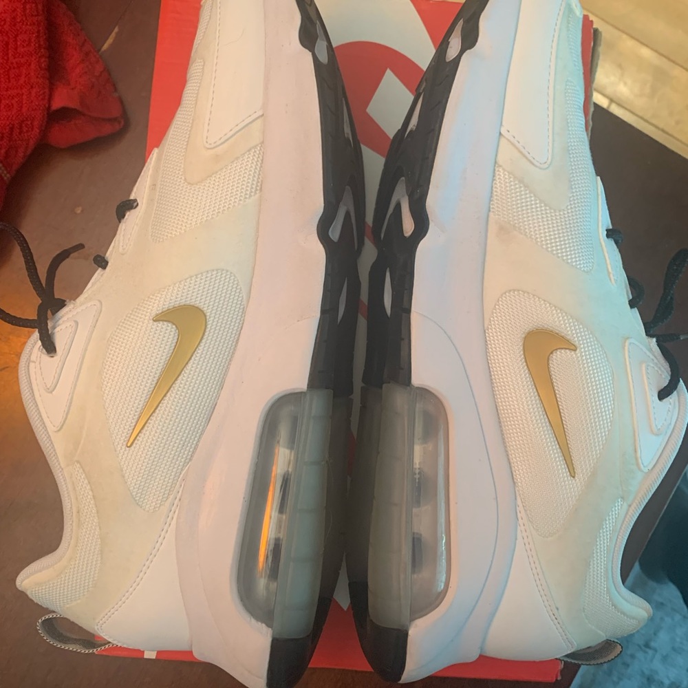 Men’s Size 13 Air Max 200 Metallic Gold